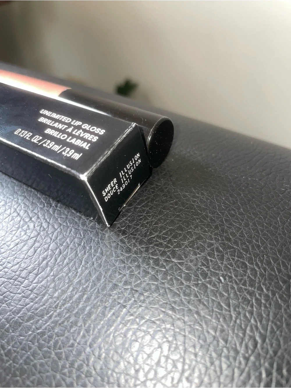 Mary Kay Unlimited Lip Gloss Sheer Illusion Shimmer